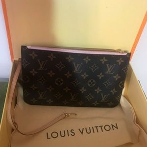 Meet your Posher, Aurora